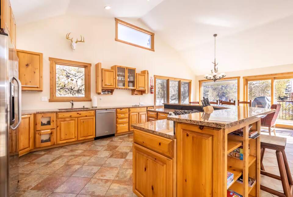 Alpine Hideaway in Keystone with Mountain Views - Keystone, Colorado