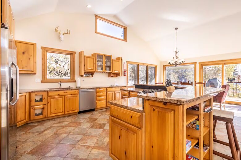 Alpine Hideaway in Keystone with Mountain Views - Keystone, Colorado