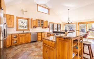 Alpine Hideaway in Keystone with Mountain Views - Keystone, Colorado