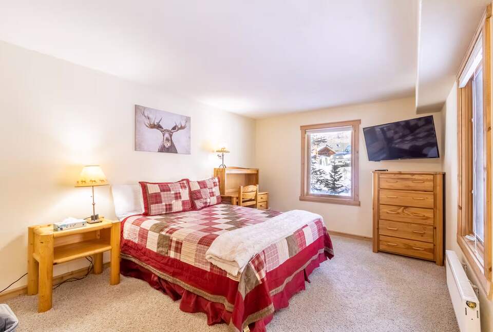 Alpine Hideaway in Keystone with Mountain Views - Keystone, Colorado