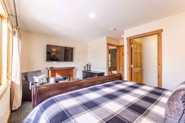 Alpine Hideaway in Keystone with Mountain Views - Keystone, Colorado