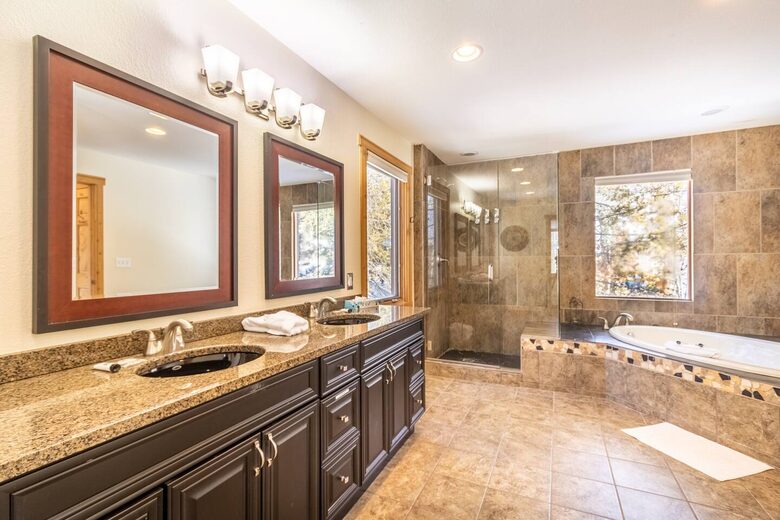 Alpine Hideaway in Keystone with Mountain Views - Keystone, Colorado