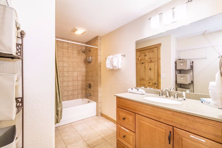 Alpine Hideaway in Keystone with Mountain Views - Keystone, Colorado