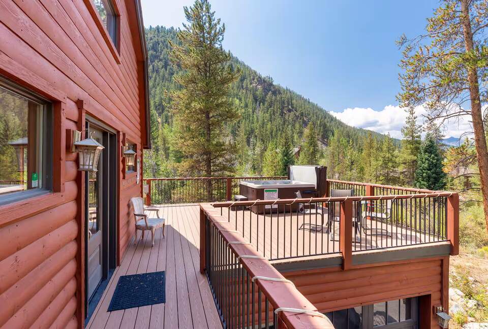 Alpine Hideaway in Keystone with Mountain Views - Keystone, Colorado
