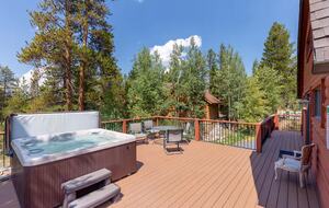 Alpine Hideaway in Keystone with Mountain Views - Keystone, Colorado