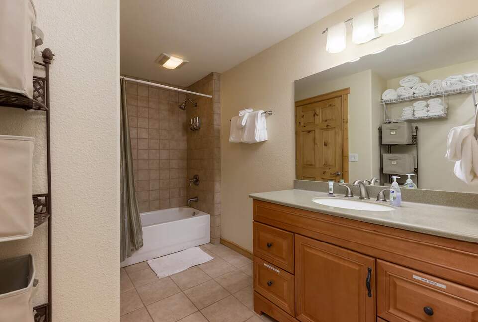 Alpine Hideaway in Keystone with Mountain Views - Keystone, Colorado