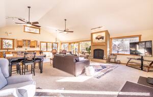 Alpine Hideaway in Keystone with Mountain Views - Keystone, Colorado