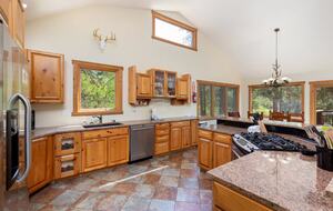 Alpine Hideaway in Keystone with Mountain Views - Keystone, Colorado