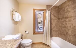 Alpine Hideaway in Keystone with Mountain Views - Keystone, Colorado