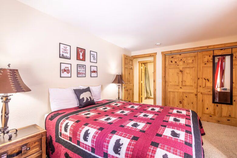 Alpine Hideaway in Keystone with Mountain Views - Keystone, Colorado