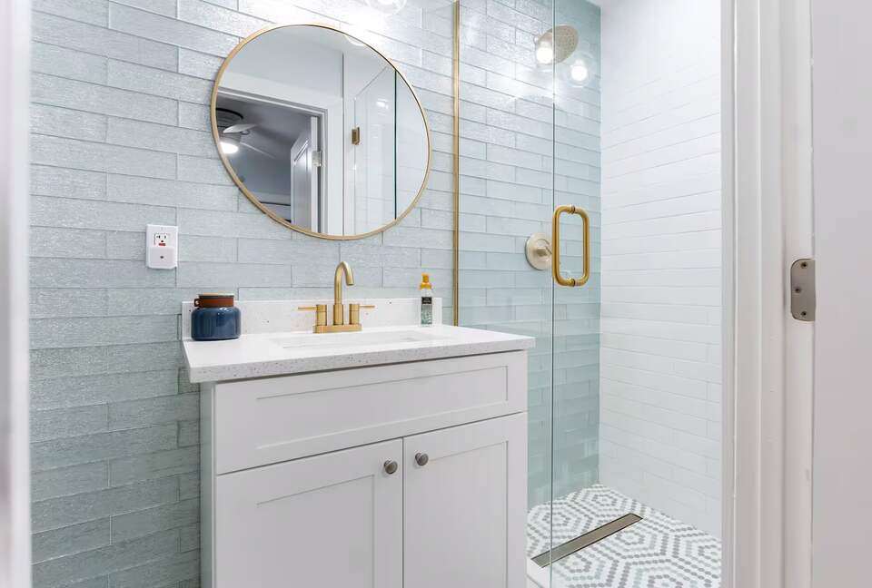 Poolside Bungalow Steps from Indian Rocks Beach - Indian Rocks Beach, Florida