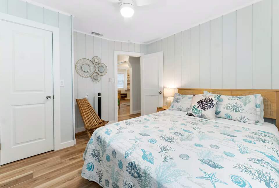 Poolside Bungalow Steps from Indian Rocks Beach - Indian Rocks Beach, Florida