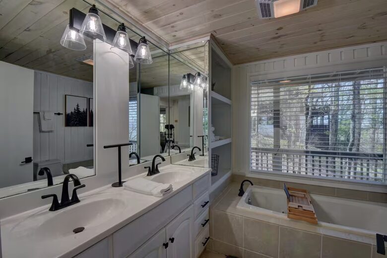 Sky Valley Mountain Retreat with Amenities - Sky Valley, Georgia