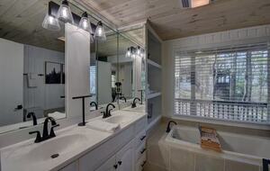 Sky Valley Mountain Retreat with Amenities - Sky Valley, Georgia