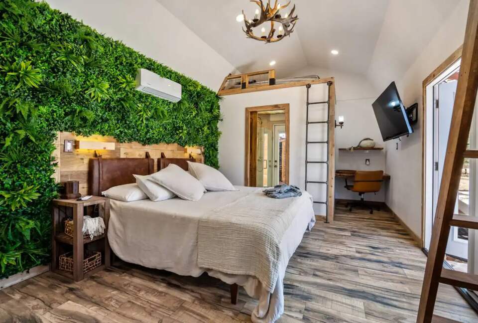 Luxury Retreat | With Hot/Cold Pool & Sauna - Wimberley, Texas