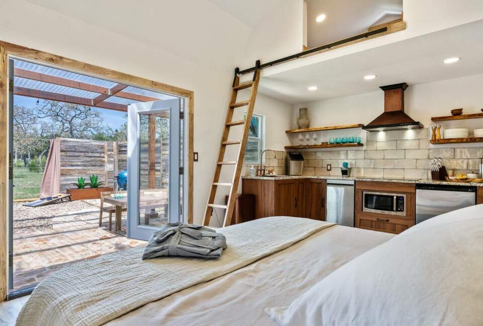 Luxury Retreat | With Hot/Cold Pool & Sauna - Wimberley, Texas