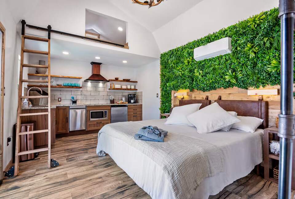 Luxury Retreat | With Hot/Cold Pool & Sauna - Wimberley, Texas