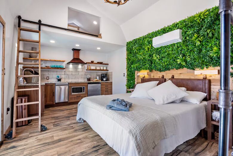 Luxury Retreat | With Hot/Cold Pool & Sauna - Wimberley, Texas