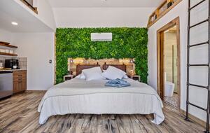 Luxury Retreat | With Hot/Cold Pool & Sauna - Wimberley, Texas