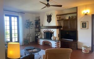 Elegant Italian Retreat Surrounded by Vineyards - Piana del Salto, Italy