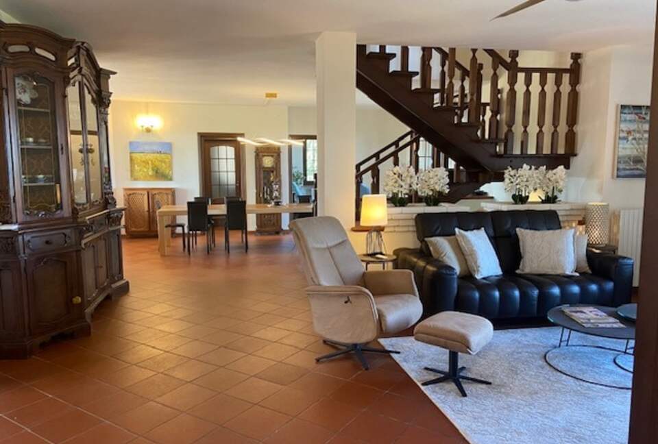 Elegant Italian Retreat Surrounded by Vineyards - Piana del Salto, Italy