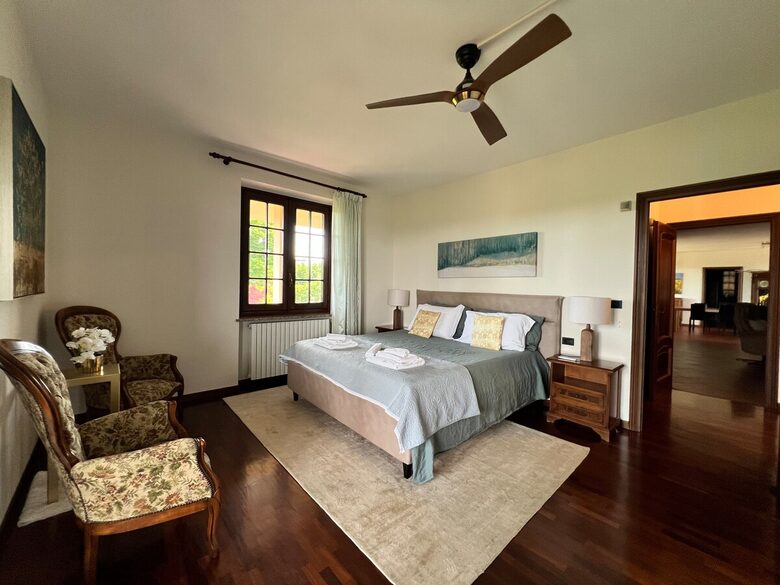 Elegant Italian Retreat Surrounded by Vineyards - Piana del Salto, Italy