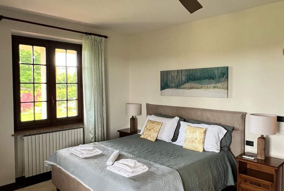 Elegant Italian Retreat Surrounded by Vineyards - Piana del Salto, Italy