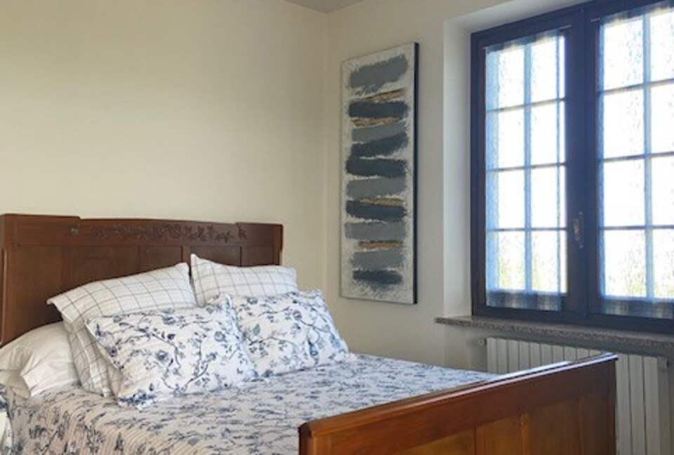 Elegant Italian Retreat Surrounded by Vineyards - Piana del Salto, Italy