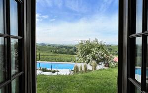 Elegant Italian Retreat Surrounded by Vineyards - Piana del Salto, Italy