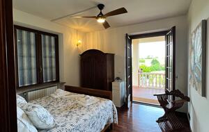 Elegant Italian Retreat Surrounded by Vineyards - Piana del Salto, Italy