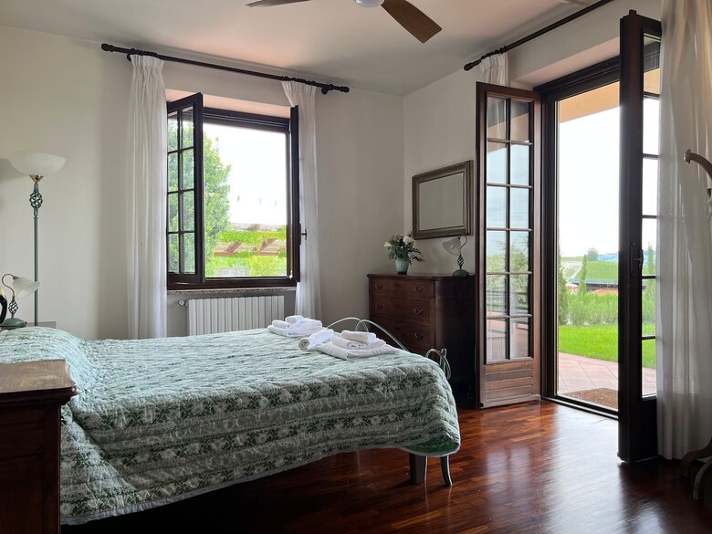 Elegant Italian Retreat Surrounded by Vineyards - Piana del Salto, Italy