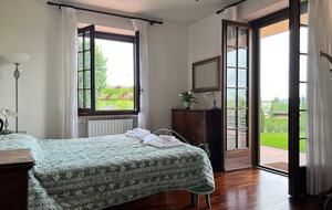 Elegant Italian Retreat Surrounded by Vineyards - Piana del Salto, Italy