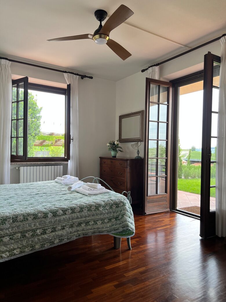 Elegant Italian Retreat Surrounded by Vineyards - Piana del Salto, Italy