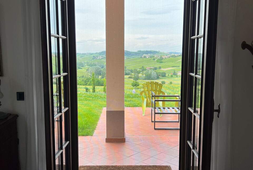 Elegant Italian Retreat Surrounded by Vineyards - Piana del Salto, Italy