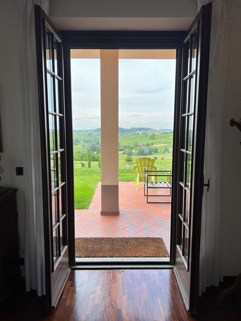 Elegant Italian Retreat Surrounded by Vineyards - Piana del Salto, Italy