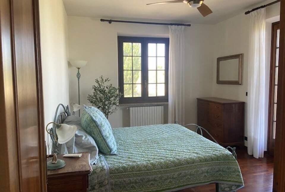 Elegant Italian Retreat Surrounded by Vineyards - Piana del Salto, Italy