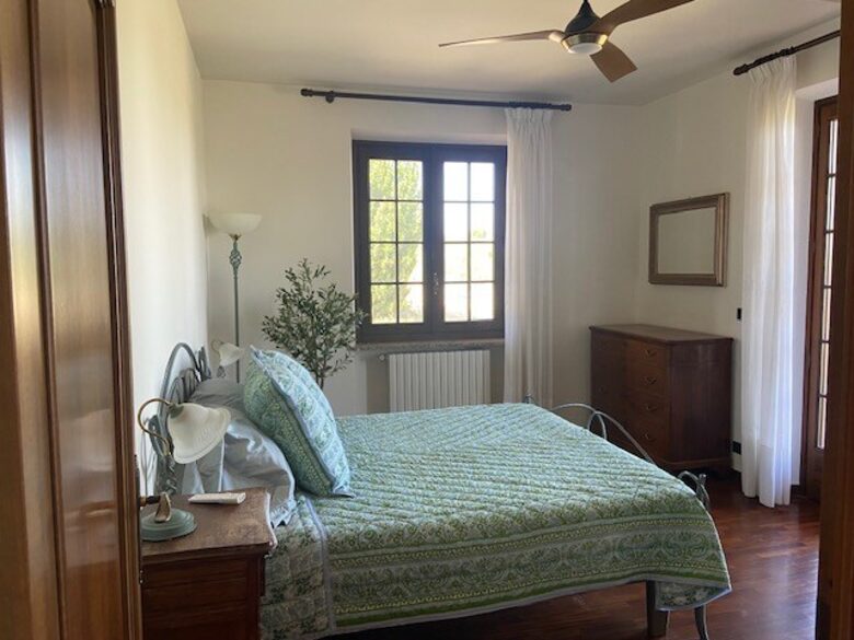 Elegant Italian Retreat Surrounded by Vineyards - Piana del Salto, Italy