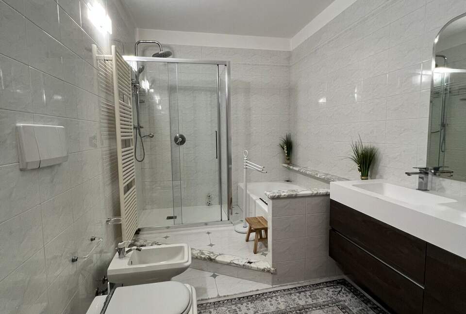 Elegant Italian Retreat Surrounded by Vineyards - Piana del Salto, Italy