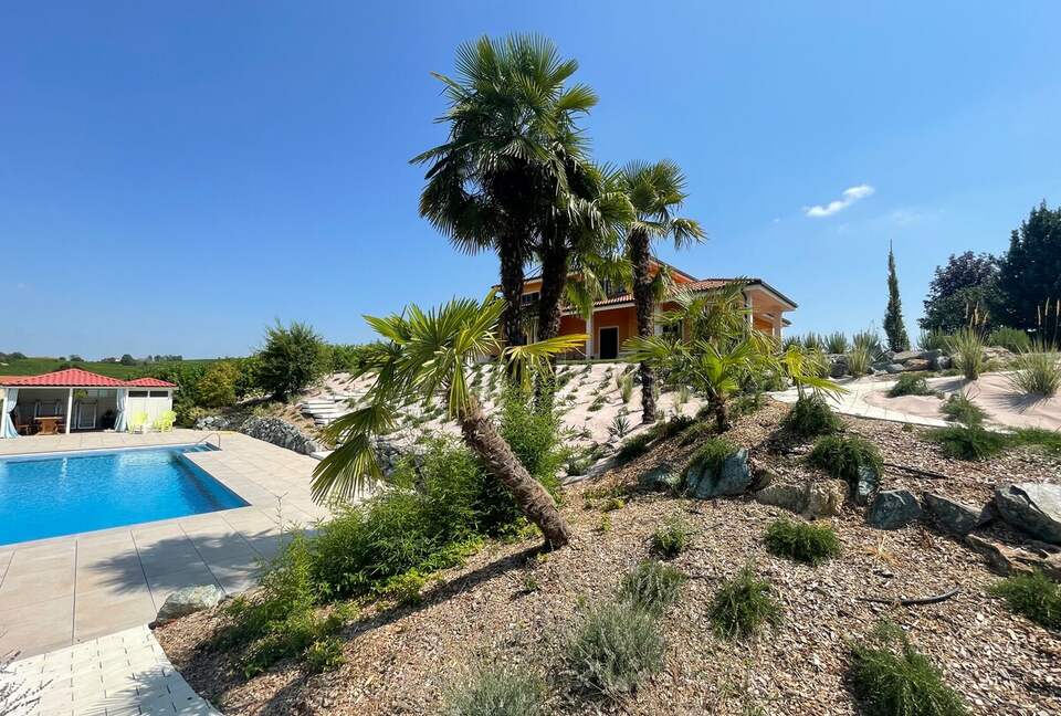 Elegant Italian Retreat Surrounded by Vineyards - Piana del Salto, Italy