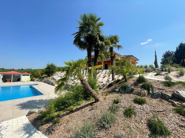 Elegant Italian Retreat Surrounded by Vineyards - Piana del Salto, Italy