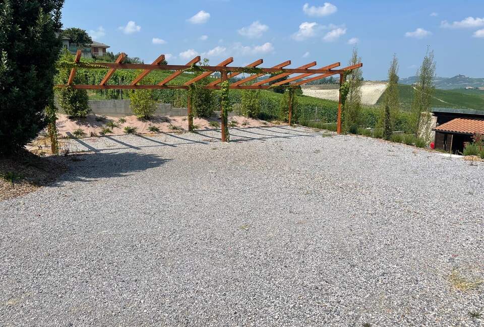 Elegant Italian Retreat Surrounded by Vineyards - Piana del Salto, Italy