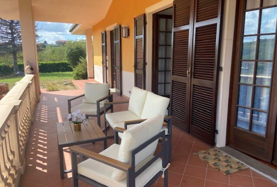 Elegant Italian Retreat Surrounded by Vineyards - Piana del Salto, Italy