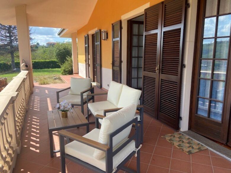 Elegant Italian Retreat Surrounded by Vineyards - Piana del Salto, Italy