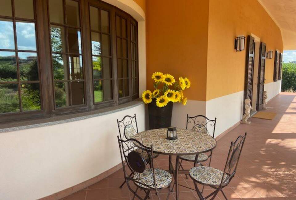 Elegant Italian Retreat Surrounded by Vineyards - Piana del Salto, Italy