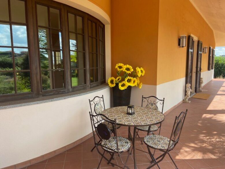 Elegant Italian Retreat Surrounded by Vineyards - Piana del Salto, Italy