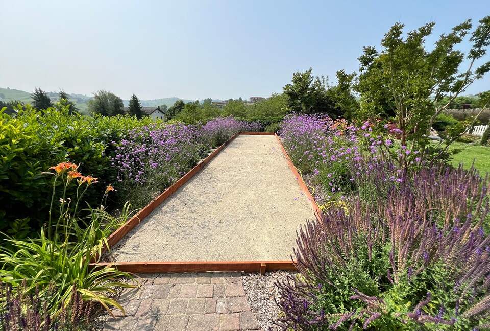 Elegant Italian Retreat Surrounded by Vineyards - Piana del Salto, Italy