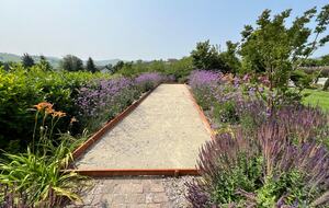 Elegant Italian Retreat Surrounded by Vineyards - Piana del Salto, Italy