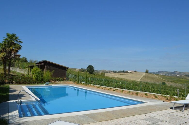 Elegant Italian Retreat Surrounded by Vineyards - Piana del Salto, Italy