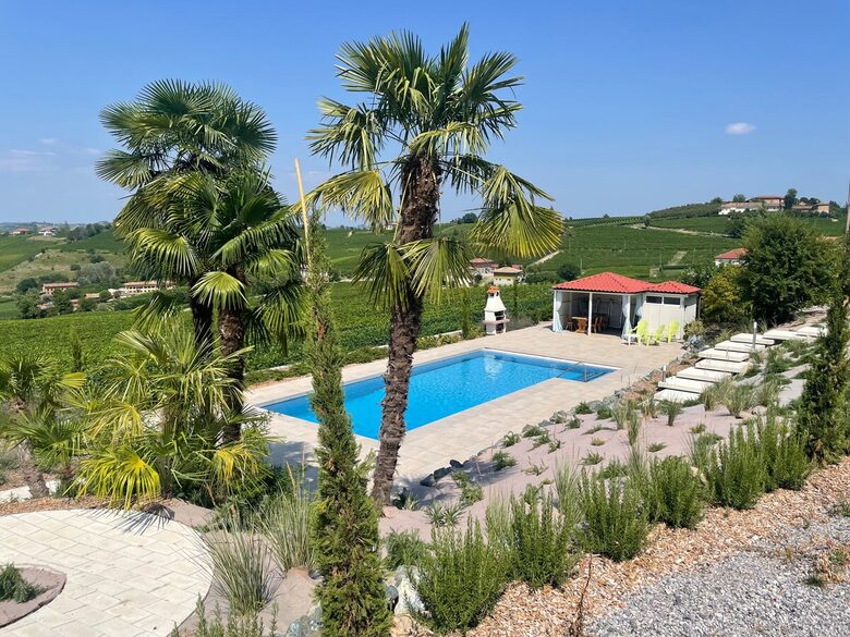 Elegant Italian Retreat Surrounded by Vineyards - Piana del Salto, Italy