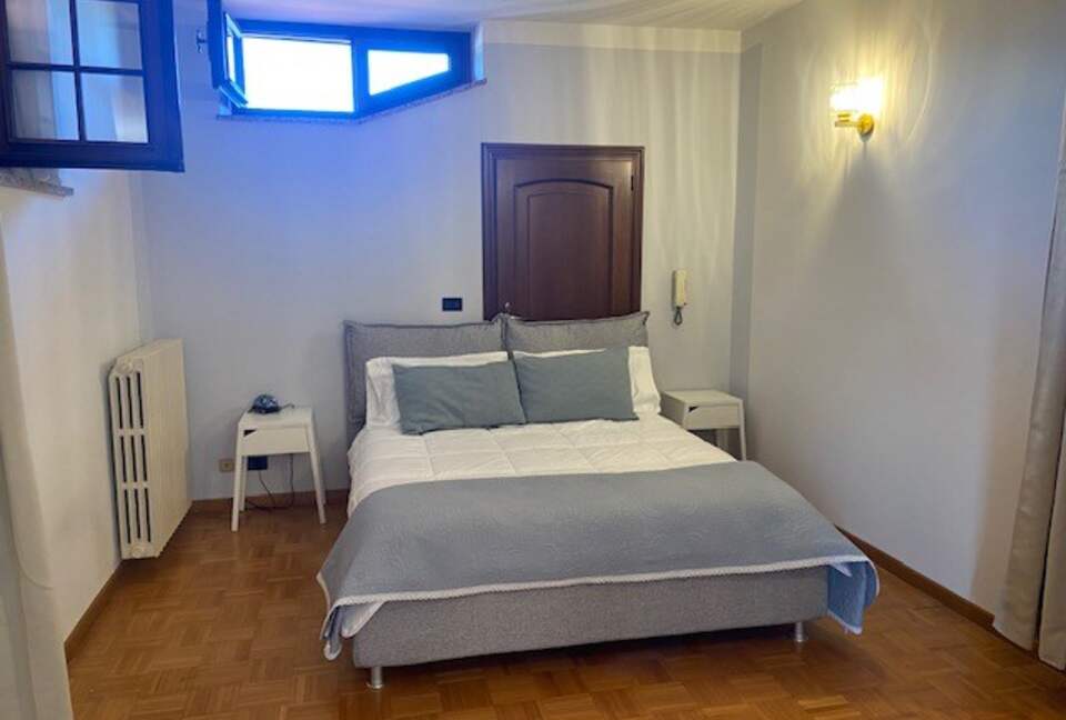 Elegant Italian Retreat Surrounded by Vineyards - Piana del Salto, Italy